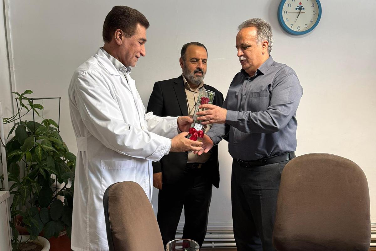 روز داروساز و روز پزشک و روز کارمند 37