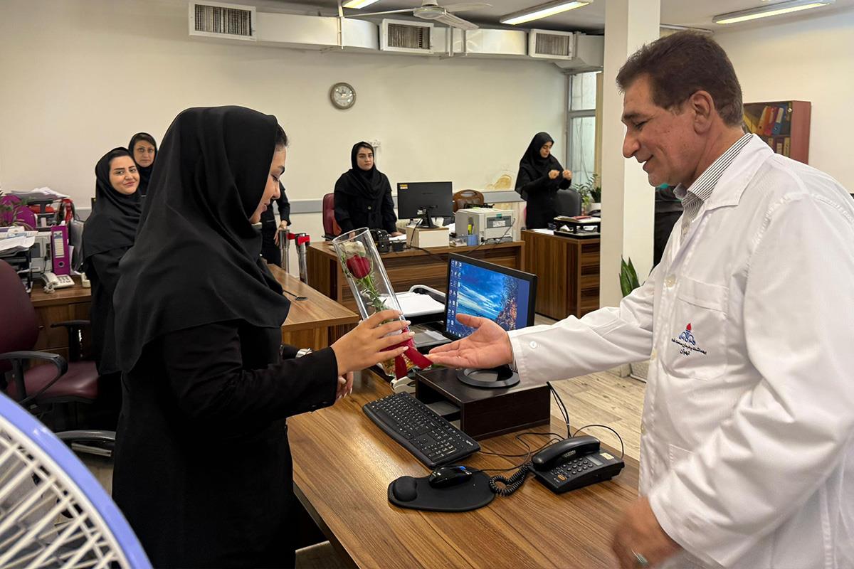 روز داروساز و روز پزشک و روز کارمند 8