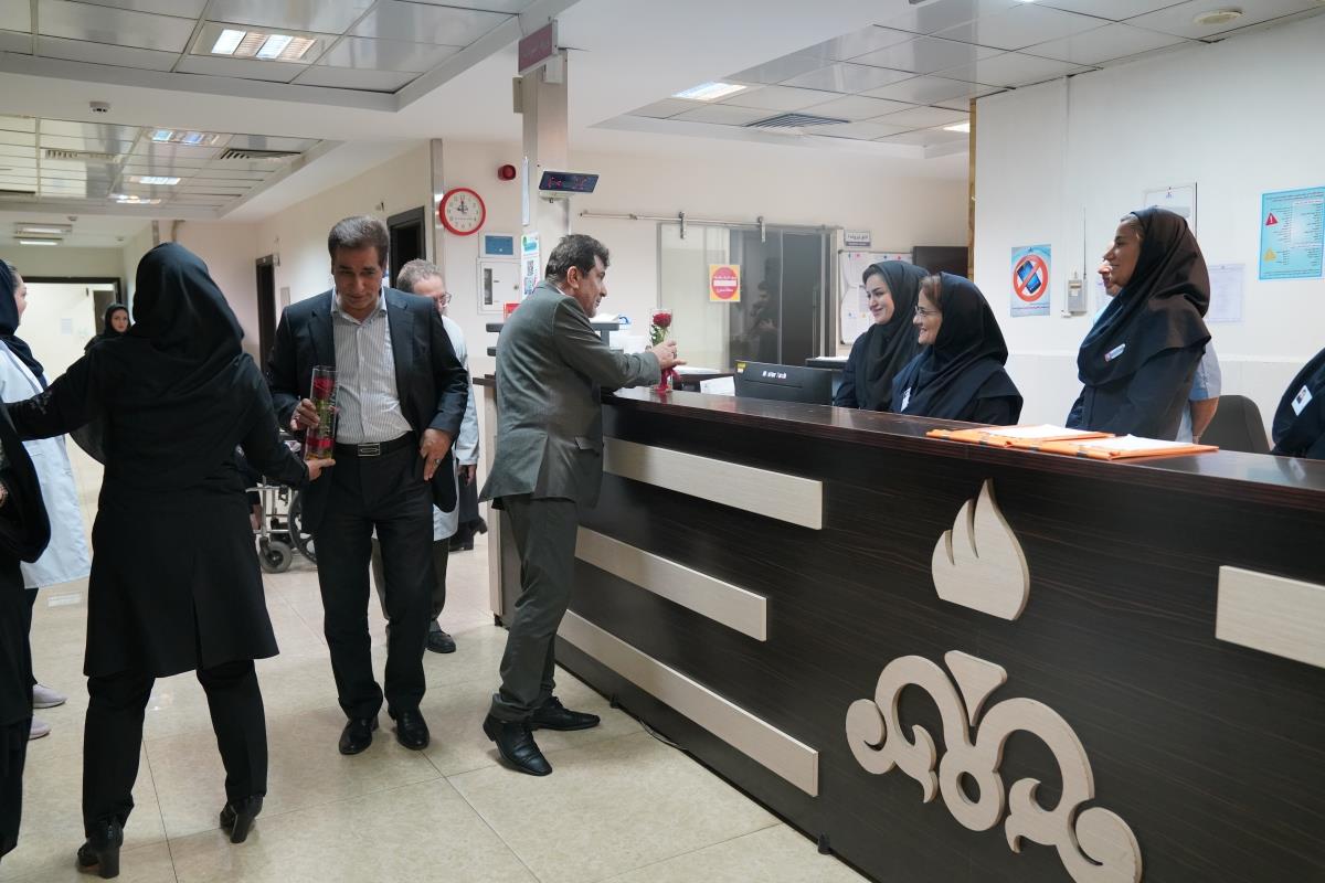 اهدای گل پرستار 1404 77