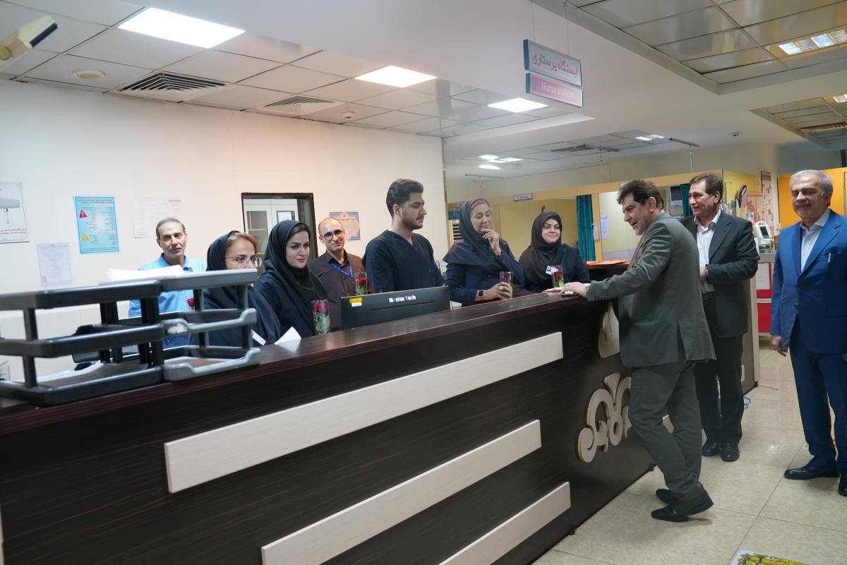 اهدای گل پرستار 1404 76