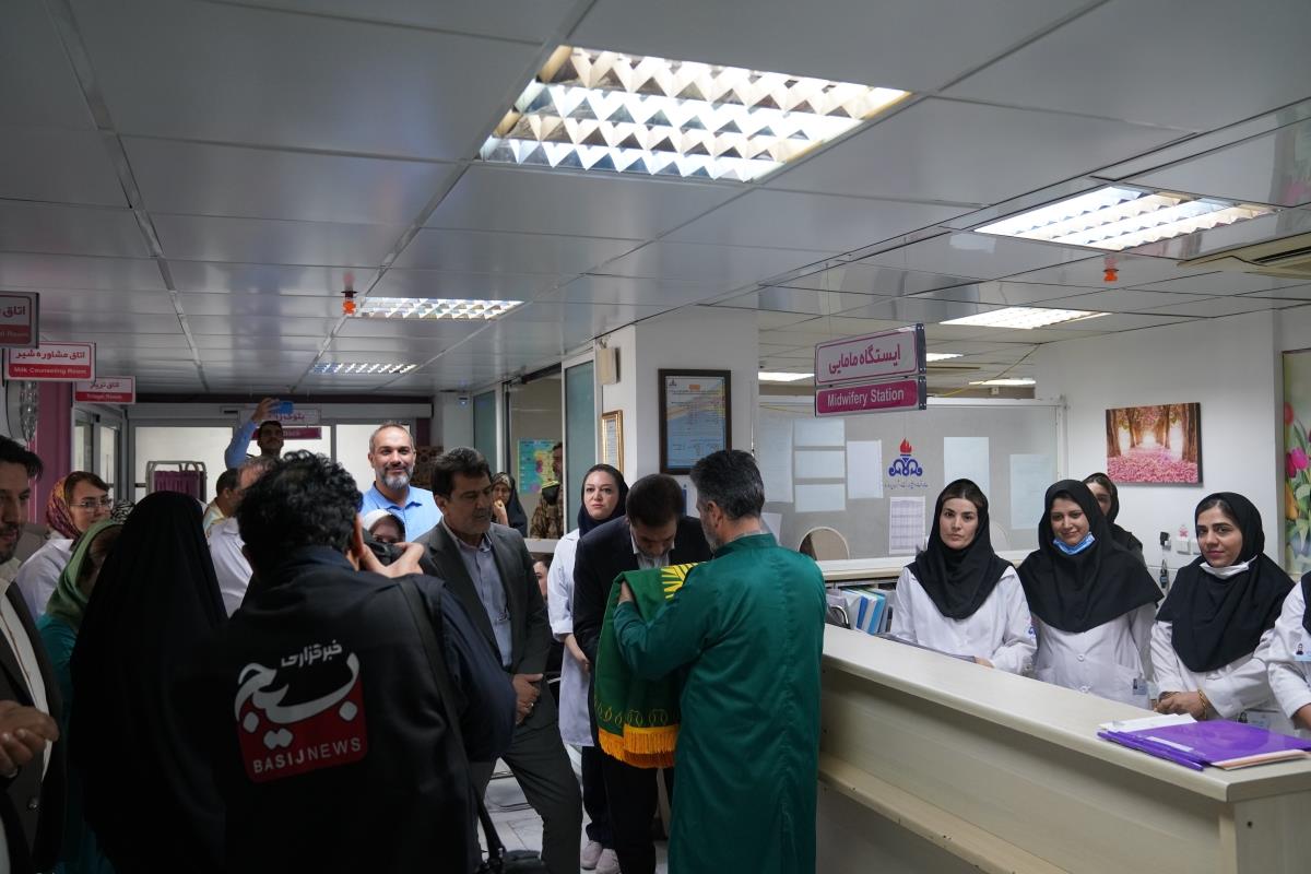 اهدای گل پرستار 1404 61