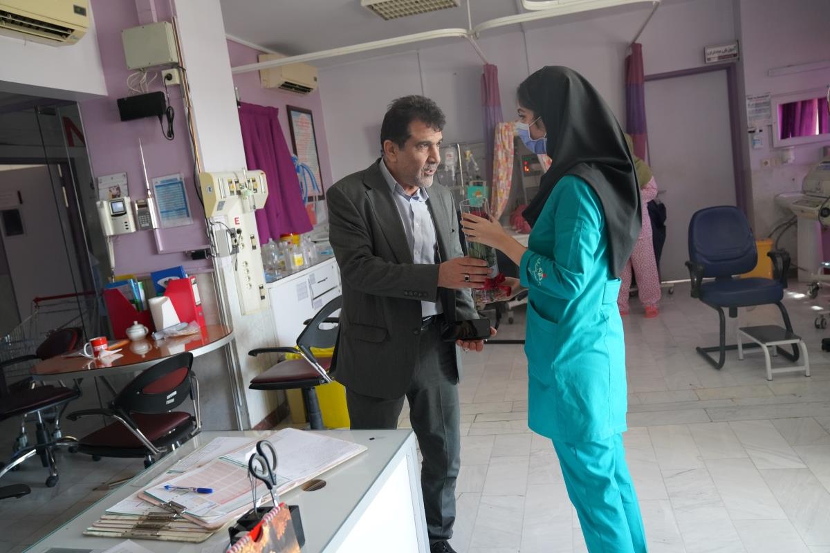 اهدای گل پرستار 1404 53