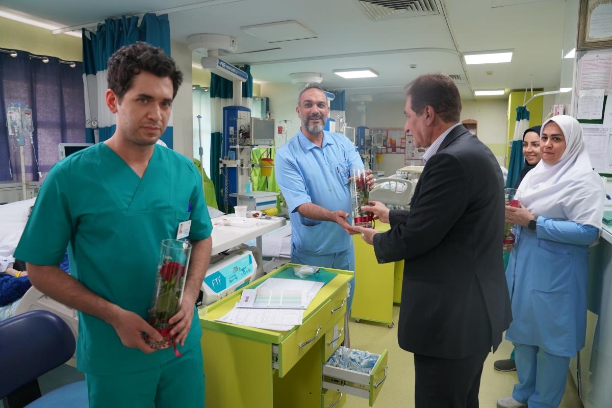 اهدای گل پرستار 1404 48