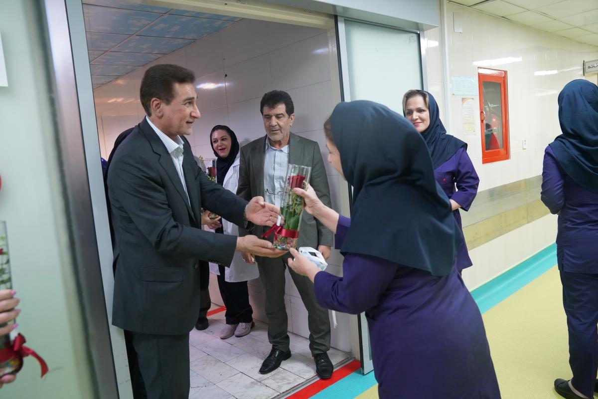 اهدای گل پرستار 1404 42