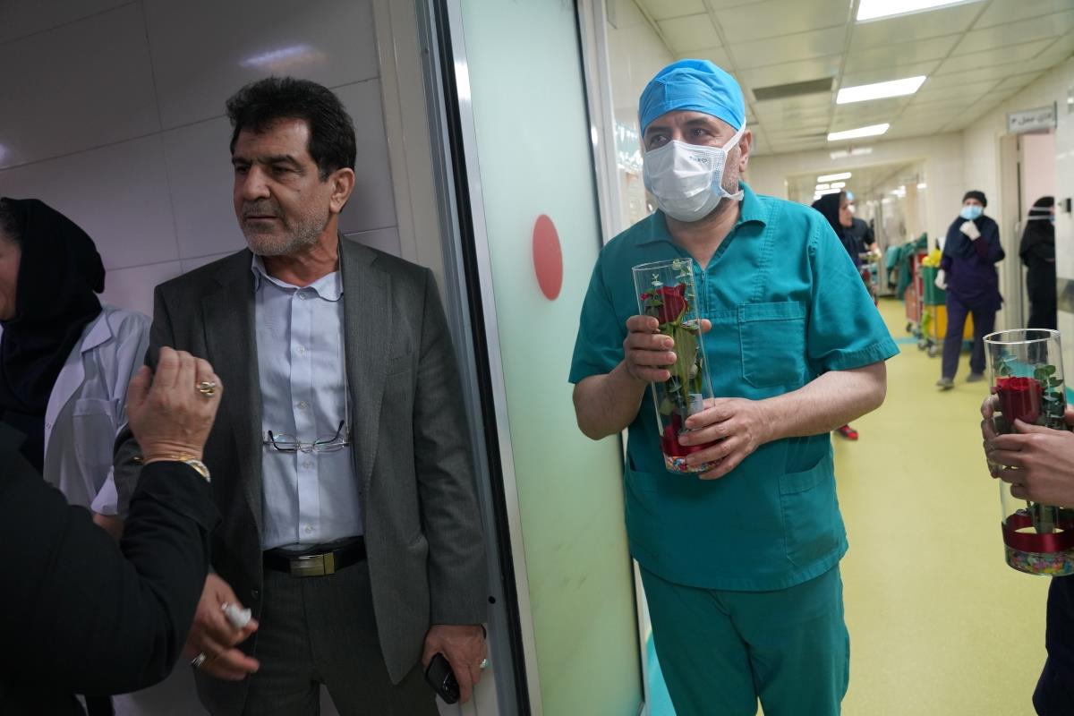 اهدای گل پرستار 1404 41