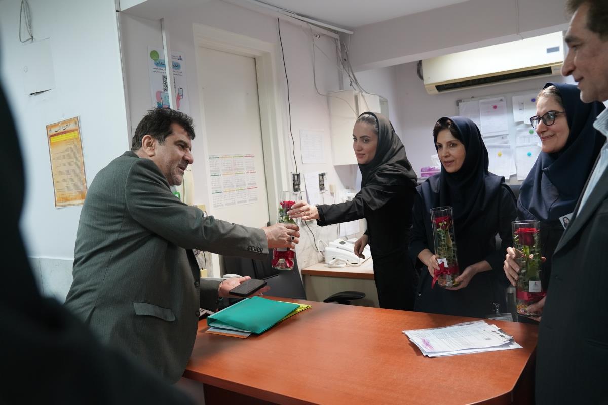 اهدای گل پرستار 1404 37