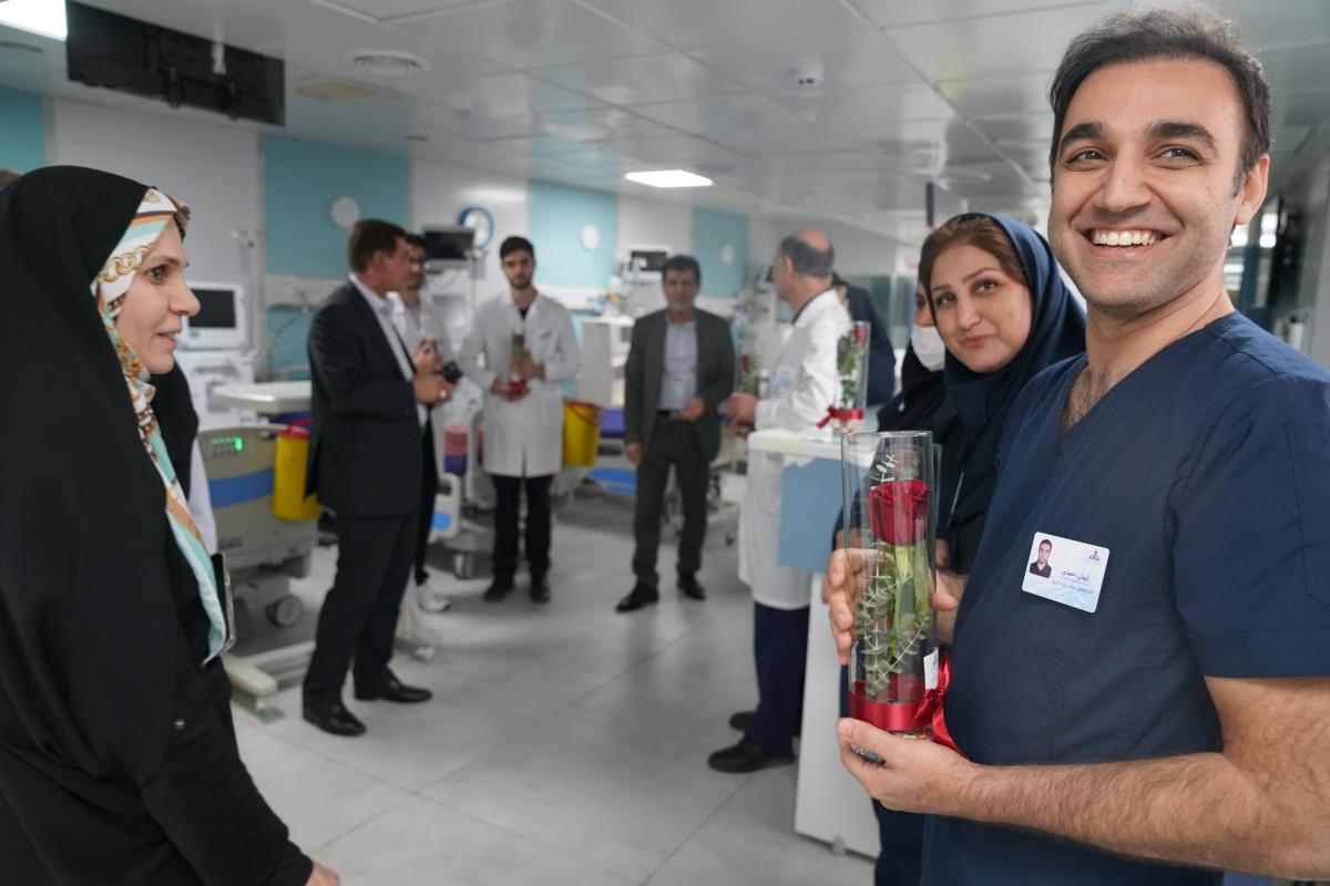 اهدای گل پرستار 1404 23