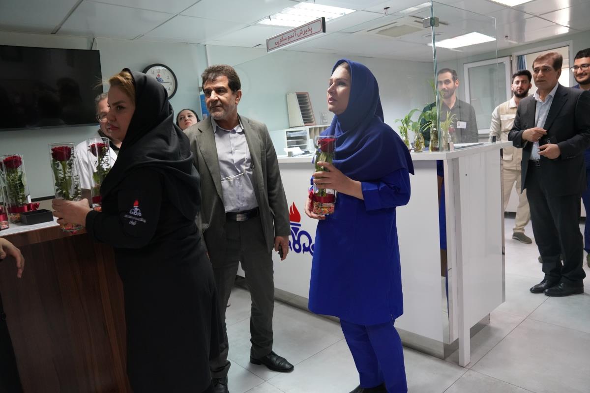 اهدای گل پرستار 1404 17