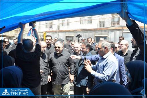 بازدید وزیر نفت و جمعی از مسئولان از موکب بهداشت و درمان صنعت نفت تهران