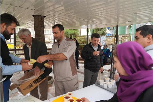 برپایی میز جشن نیمه شعبان در بیمارستان مرکزی صنعت نفت تهران